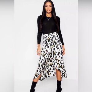Jeuvre Satin Feel Leopard Print Wrap Skirt